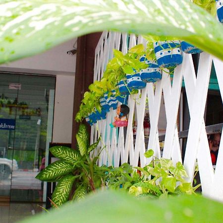 Phuthara Hostel Phuket Esterno foto