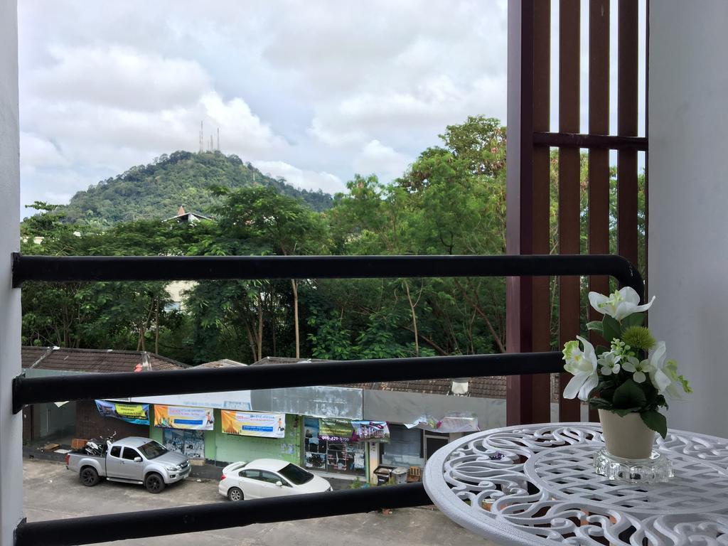 Phuthara Hostel Phuket Esterno foto