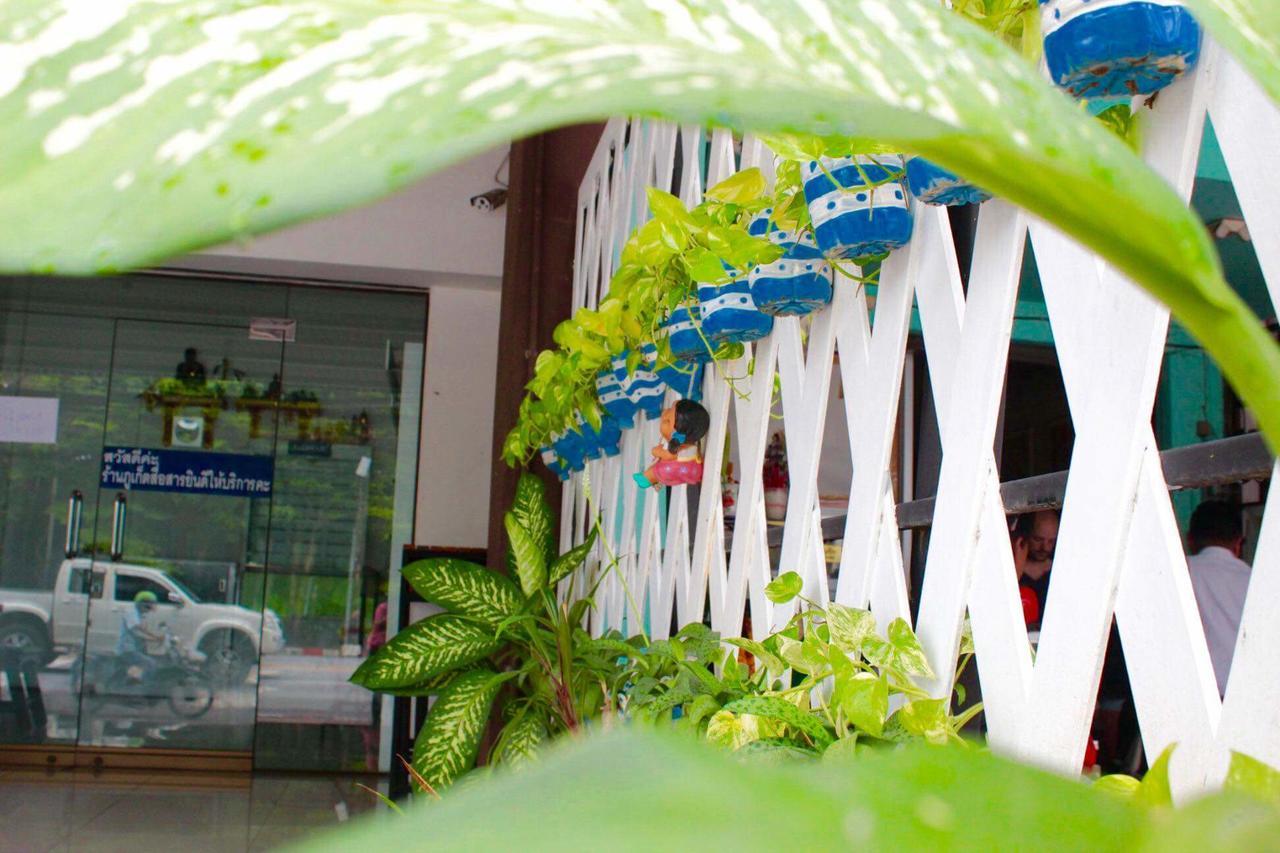 Phuthara Hostel Phuket Esterno foto